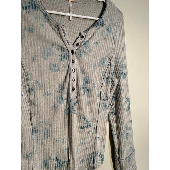 Free People Layer Me Long Sleeve Henley in Vintage Floral Size Large - Picture 6 of 11